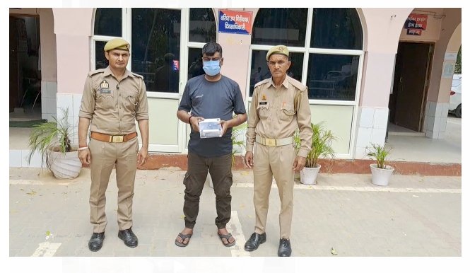 थाना बिसरख पुलिस द्वारा 01 हिस्ट्रीशीटर अपराधी अवैध शस्त्र के साथ गिरफ्तार, कब्जे से 01 अवैध पिस्टल 32 बोर मय 02 जिन्दा कारतूस बरामद। GBN Express news