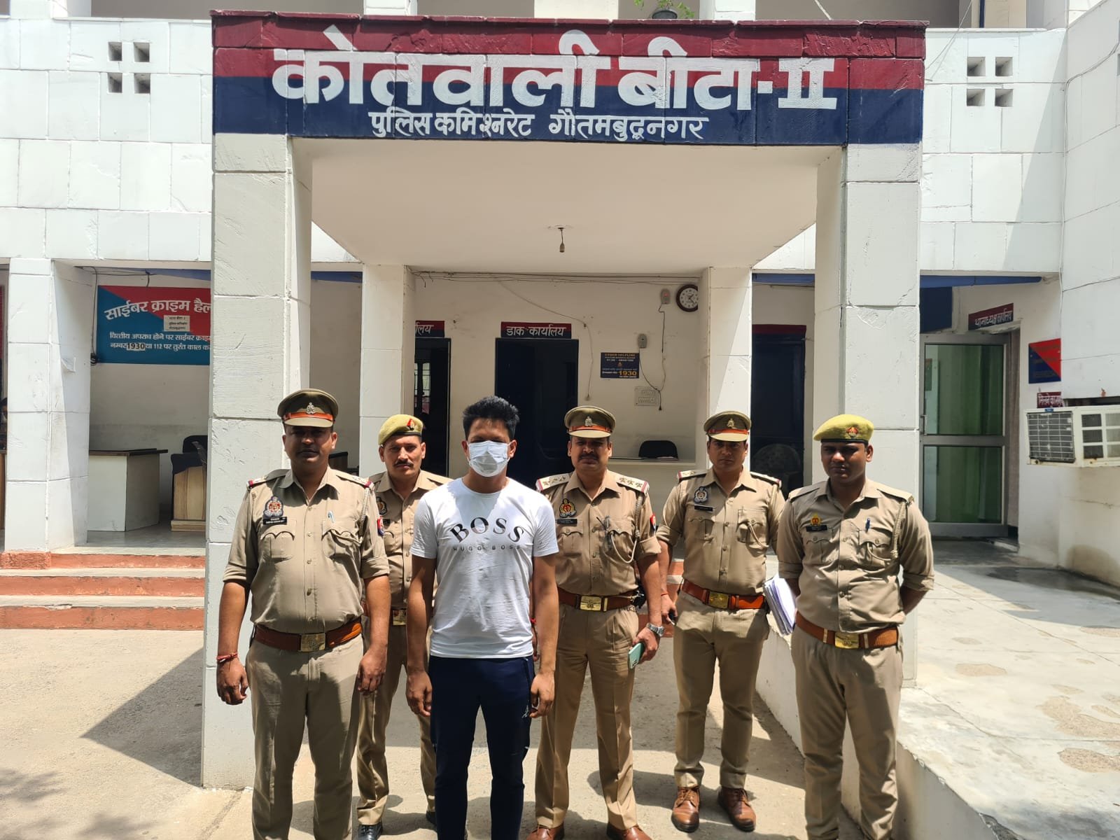 थाना बीटा-2 पुलिस द्वारा डकैती एवं लूट की घटनाओं को अंजाम देने वाला, कई वर्षों से फरार चल रहा 25000/- रूपये का इनामिया अभियुक्त गिरफ्तार। GBN Express news