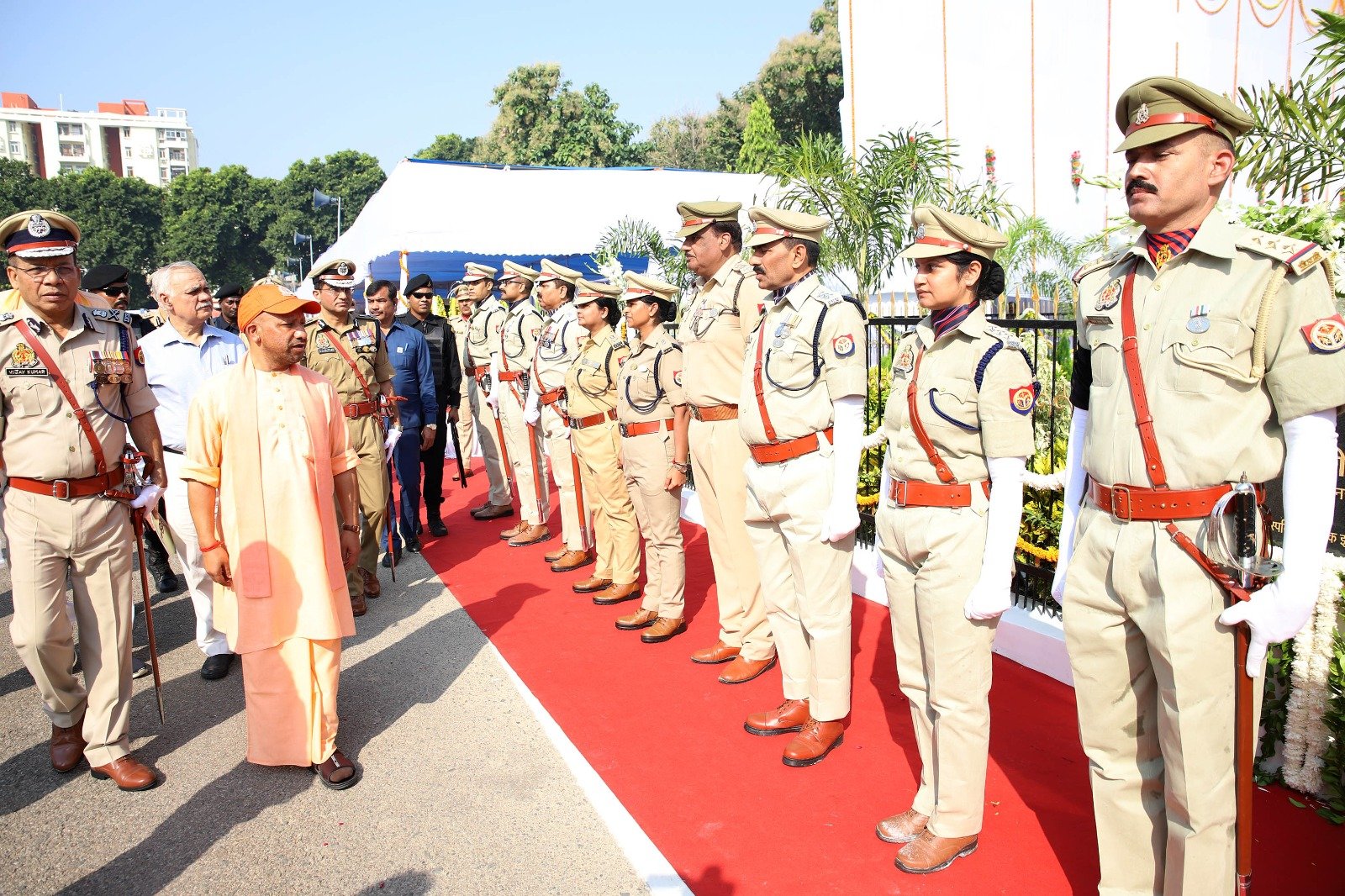 लखनऊ, 21 अक्टूबर: शहीद पुलिस कर्मियों के परिजनों के साथ पूरी संवेदनशीलता के साथ खड़ी है सरकार: सीएम योगी GBN Express news