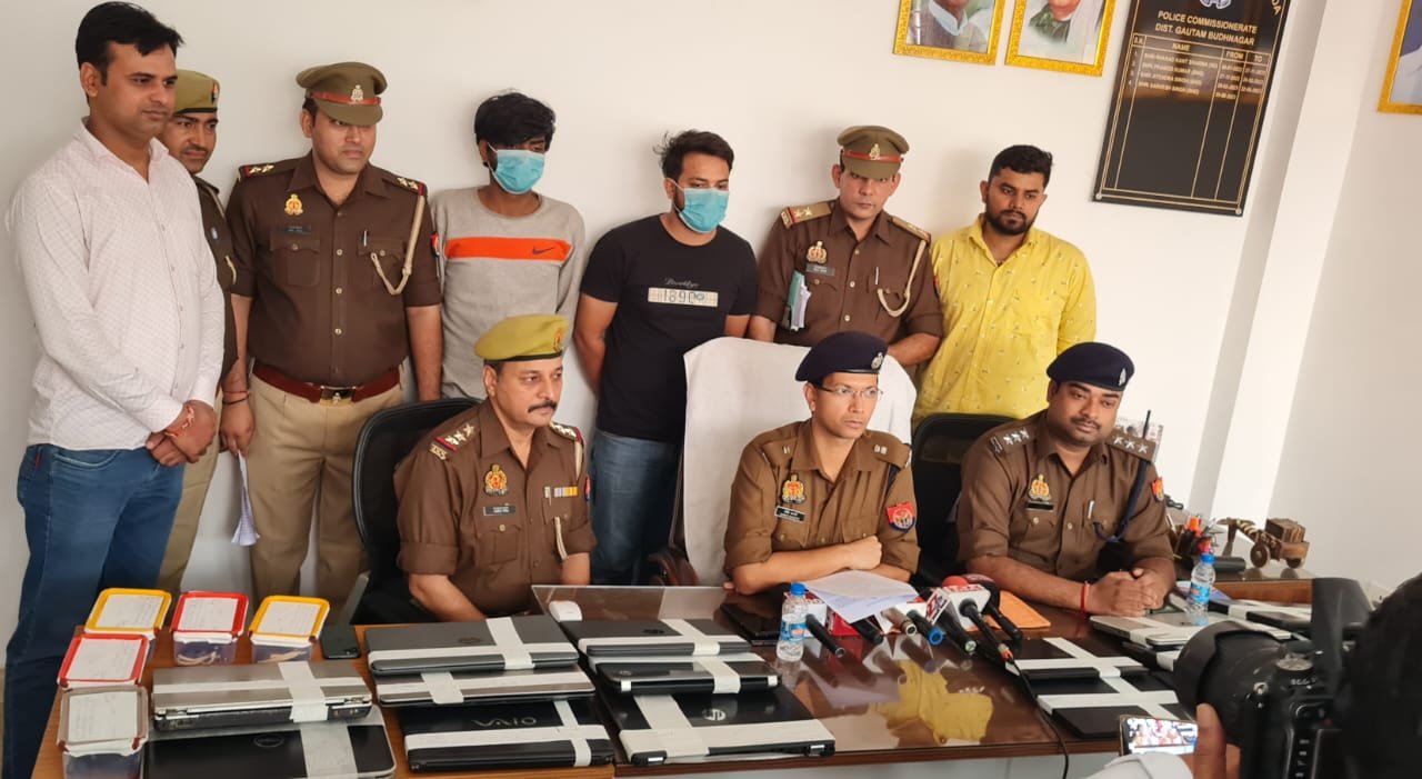 थाना सेक्टर-113 नोएडा पुलिस द्वारा, नोएडा/एनसीआर क्षेत्र में कारो के शीशे तोड़कर लैपटॉप व अन्य कीमती सामान चोरी करने वाले संगठित ठक-ठक गैंग के दो शातिर चोर गिरफ्तार, कब्जे से नोएडा के विभिन्न थाना क्षेत्रों से चोरी किये गये 21 लैपटॉप, 03 लैपटॉप चार्जर, 01 चोरी का आईकार्ड, चोरी की घटना मे प्रयुक्त 02 गुलेल मय गुलेल मे प्रयोग की जाने वाली 09 स्टील की गोलियां व 01 मोटर साइकिल बरामद। GBN Express news