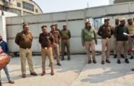 बीटा-2 गौतमबुद्धनगर।पुलिस कमिश्नर गौतमबुद्धनगर श्रीमती लक्ष्मी सिंह के द्वारा अपराधियों के विरुद्ध लगातार कड़ी कार्यवाही करते हुये गैंगस्टर एक्ट के अभियोग में नामित अभियुक्त के विरूद्ध 14(1) गैंगस्टर एक्ट के तहत कार्यवाही करते हुये अभियुक्तो की चल-अचल सम्पत्ति को कुर्क किया गया है। GBN Express news