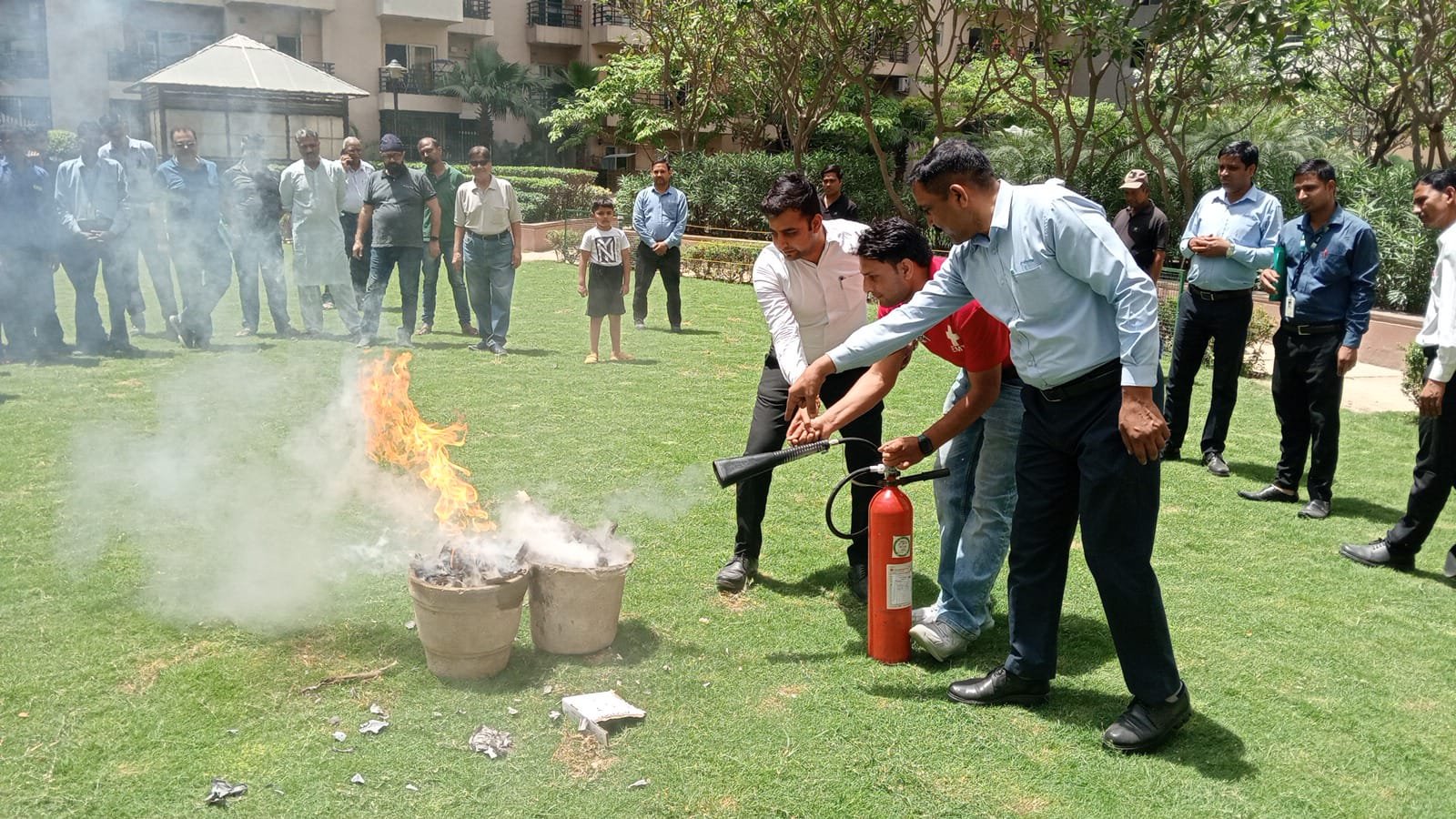 ग्रेटर नोएडा,, कमिश्नरेट गौतमबुद्धनगर में चलाया जा रहा है अग्निशमन सेवा सप्ताह I GBN Expres news