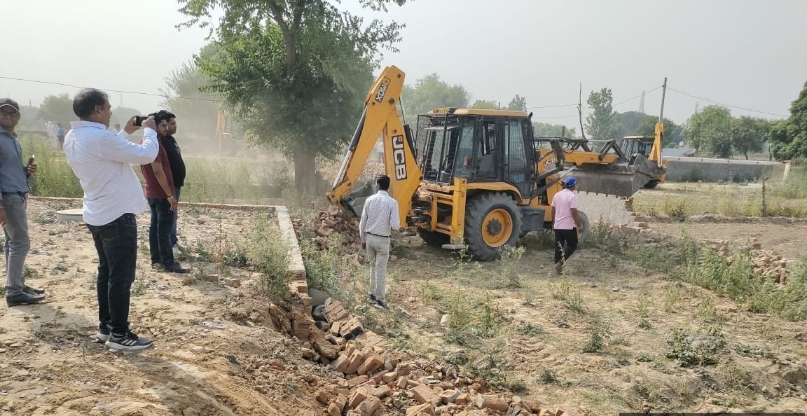 ग्रेटर नोएडा,, अवैध कब्जे पर चला ग्रेटर नोएडा प्राधिकरण का बुलडोजर,ग्राम खेड़ी, सुनपुरा व हैबतपुर के डूब क्षेत्र की 25000 वर्ग मीटर जमीन खाली कराई I GBN Express news