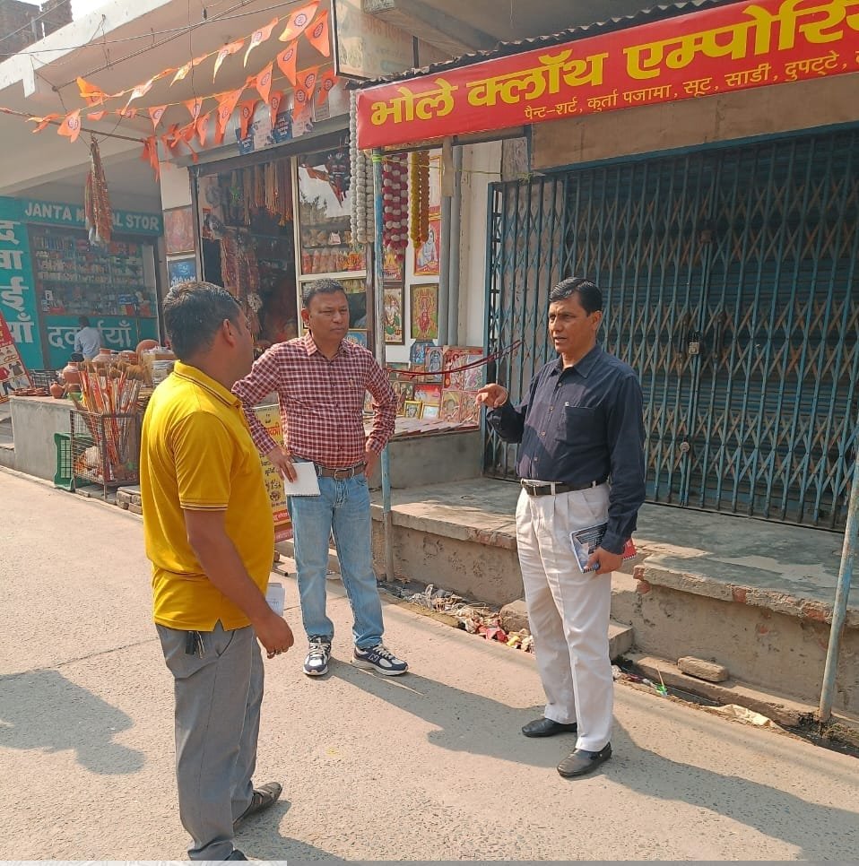 ग्रेटर नोएडा।ओएसडी संतोष कुमार ने गांव व सेक्टरों में सफाई व्यवस्था का लिया जायजा I GBN Express news