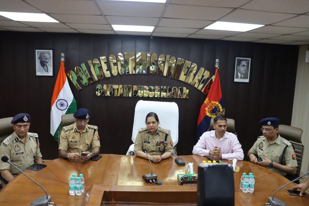 पुलिस कमिश्नर गौतमबुद्धनगर श्रीमती लक्ष्मी सिंह द्वारा सेक्टर 14 ए परिसर में नवीनीकृत पुलिस उपायुक्त यातायात कार्यालय/मीटिंग हाल गौतमबुद्धनगर का लोकार्पण किया गया। GBN Express news