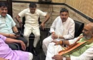 उत्तर प्रदेश,,ब्रह्म समाज एकता समिति के राष्ट्रीय अध्यक्ष अरुण दीक्षित पूर्व दर्जा प्राप्त मंत्री श्री सुनील भरला के साथ रणनीति बनाते हुए I GBN Express news