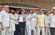 ग्रेटर नोएडा,,दादूपुर गांव के ईस्टर्न पेरीफेरल एक्सप्रेसवे से प्रभावित किसानों की समस्याओं एवं खेड़ी गांव में प्राधिकरण द्वारा खरीद के लिए कैंप के विरोध में किसान सभा के नेतृत्व में धरना प्रदर्शन किया I GBN Express news