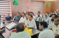 बुलन्दशहर, खुर्जा,,अपर पुलिस अधीक्षक नगर द्वारा थाना खुर्जा नगर परिसर में विभिन्न व्यापारी संगठनों के पदाधिकारियों के साथ व्यापारी सुरक्षा प्रकोष्ठ की मासिक बैठक आयेजित की गयी। GBN Express news
