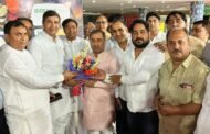 ग्रेटर नोएडा,,फेडरेशन ऑफ आर ०डब्ल्यू०ऐज ग्रेटर नोएडा ने मंत्री कुंवर बृजेश सिंह से मुलाकात कर उन्हें ,प्राधिकरण में भ्रष्टाचार, शहर में गार्बेज चार्ज लगाए जाने, पानी के बिलों में बढ़ोत्तरी, सहित एक 5सूत्रीय ज्ञापन सौंपा गया। GBN Express news