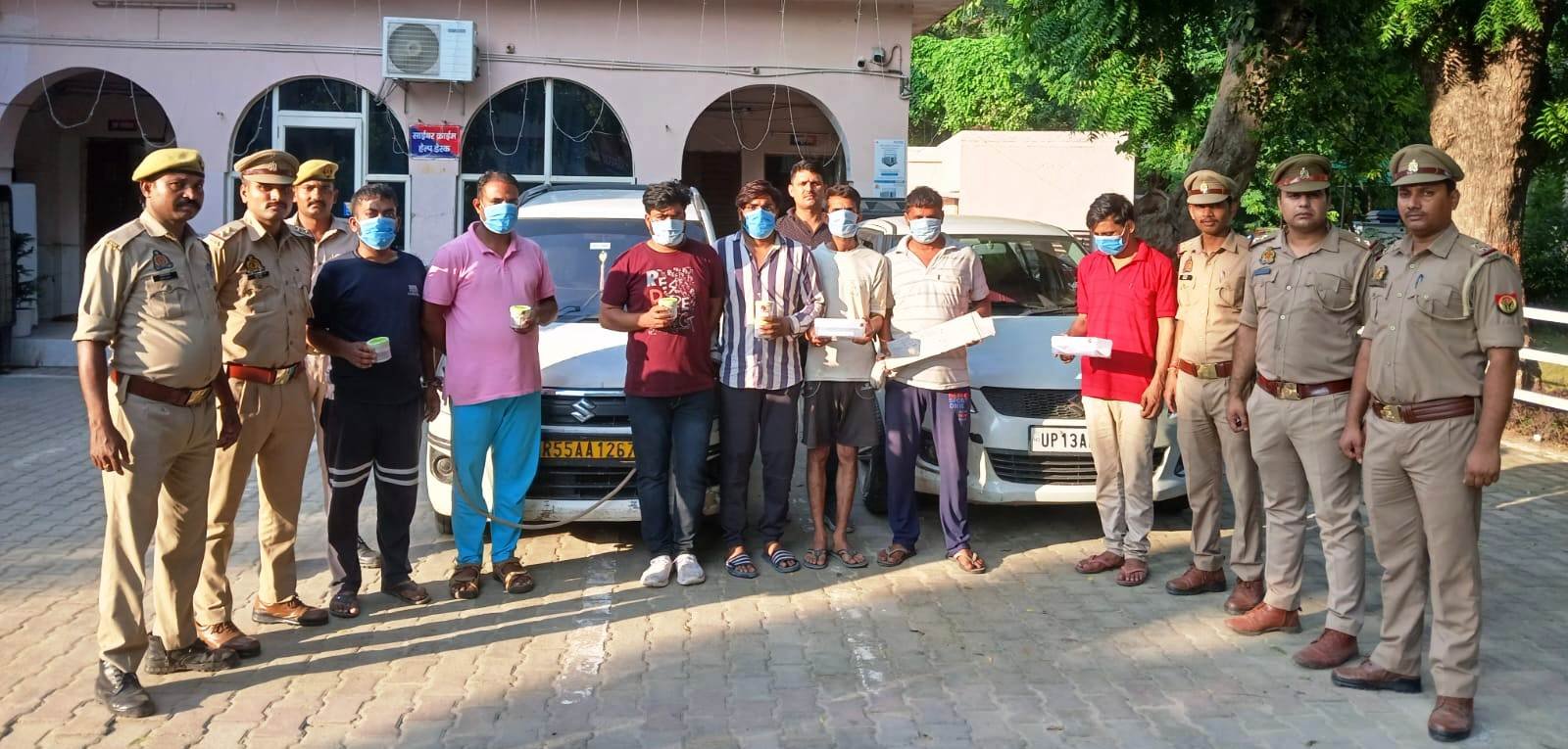 थाना बिसरख पुलिस द्वारा वाहन चोर गिरोह का पर्दाफाश करते हुए 07 अभियुक्तो के किया गया गिरफ्तार, कब्जे से चोरी किये गये वाहनो के पुर्जे, माल बिक्री के 12000/- रूपये व घटना में प्रयुक्त दो कार बरामद I GBN Express news