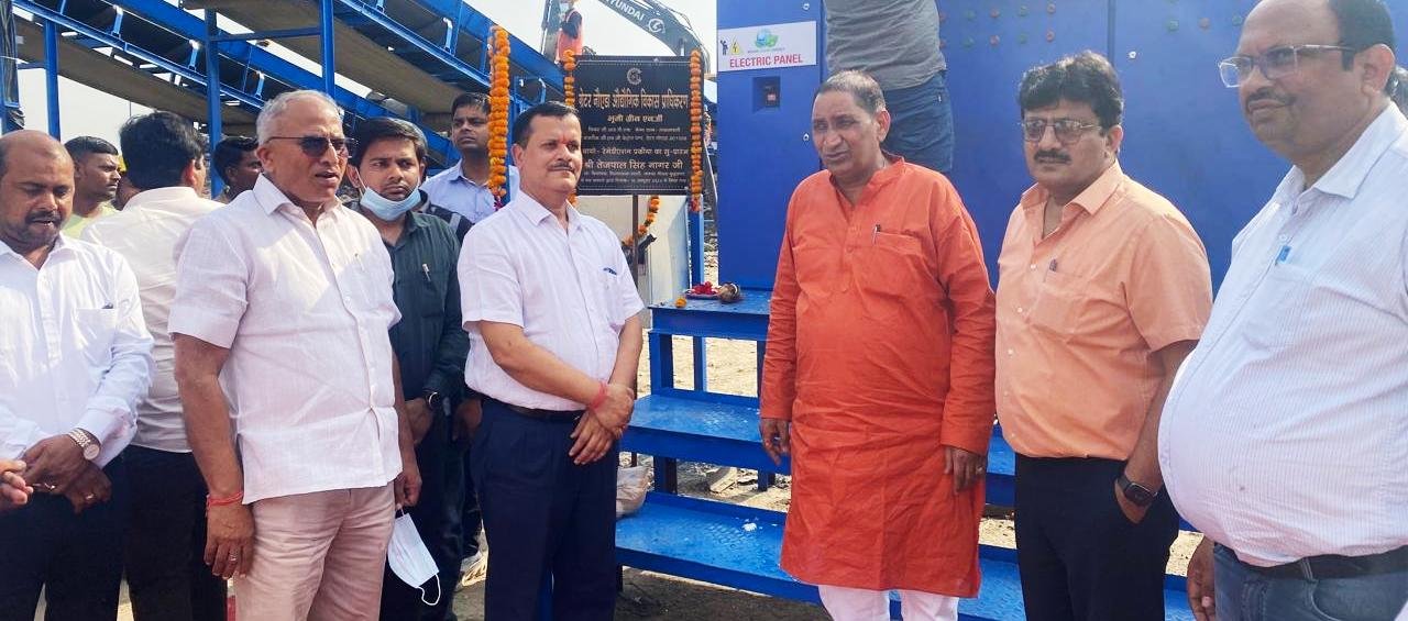 -ग्रेटर नोएडा,लखनावली में कूड़े के ढेर को प्रोसेस करने के लिए बायो रेमेडिएशन प्लांट,दादरी विधायक तेजपाल नागर ने प्लांट का किया शुभारंभ,पांच लाख टन कूड़े को एक साल में प्रोसेस करने का लक्ष्य I GBN Express news