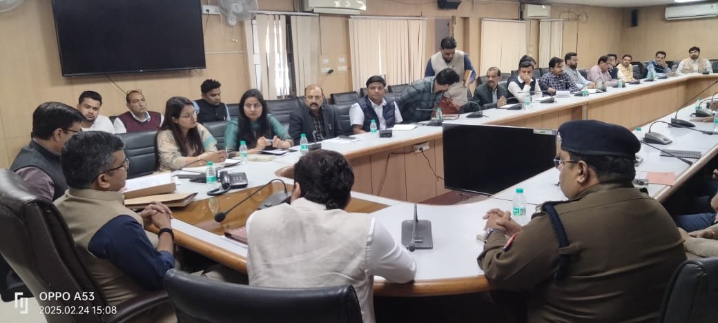 गौतमबुद्धनगर-जिला अधिकारी की अध्यक्षता में आज कलेक्ट्रेट के सभागार में जिला आपदा प्रबन्धन प्राधिकरण की बैठक I GBN Express news सम्पन्न