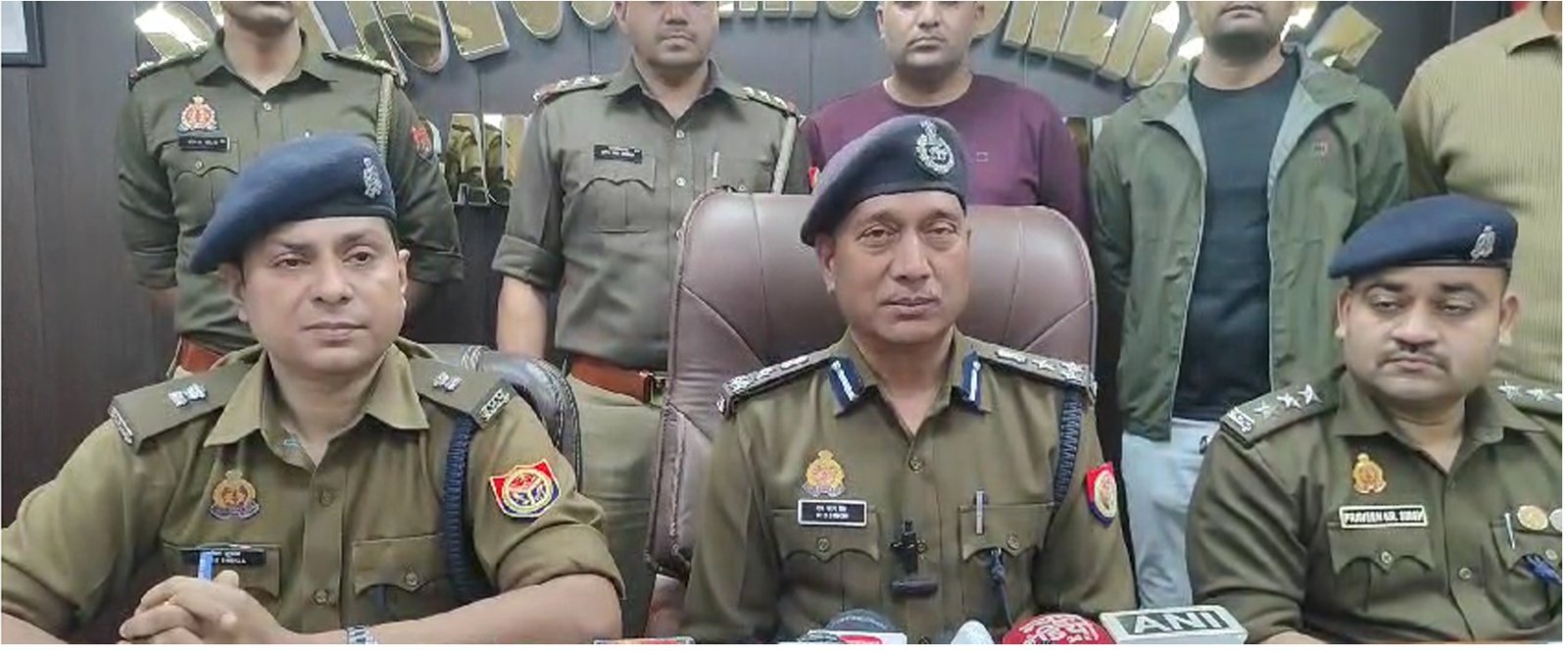 ग्रेटर नोएडा।,थाना सेक्टर-126 नोएडा पुलिस द्वारा नोएडा के 4 स्कूलों में ई-मेल के माध्यम से स्कूलों में बम रखे होने की झूठी सूचना देने वाला नाबालिग गिरफ्तार।