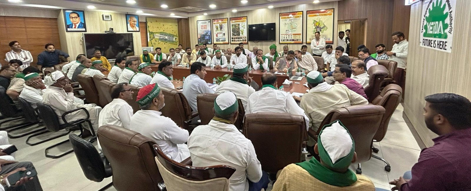 ग्रेटर नोएडा -संयुक्त किसान मोर्चा SKM,शासन स्तर तक की वार्ताओं का समय तय होने पर धरना स्थगित।