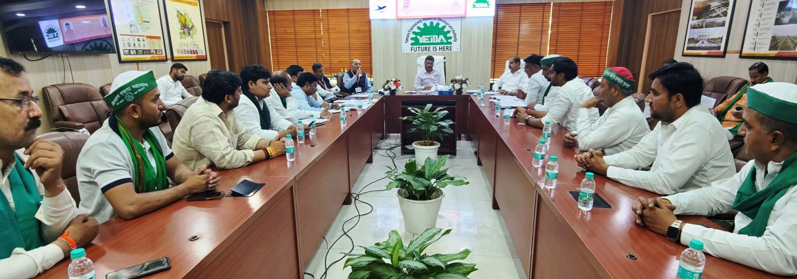ग्रेटर नोएडा -औद्योगिक विकास उत्तर प्रदेश प्रमुख सचिव व यमुना प्राधिकरण CEO से SKM किसानों की वार्ता I