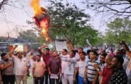 ग्रेटर नोएडा  - पाकिस्तान का पुतला फूंक पहलगांव हत्याकांड पर जताया सेक्टर 36 निवासियों ने रोष GBN Express news