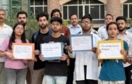 ग्रेटर नोएडा :- शारदा विश्वविद्यालय में कश्मीर के पहलगाम में आतंकवादी हमले में मारे गए लोगों को विरोध में कश्मीरी छात्रों ने निकाला मार्च