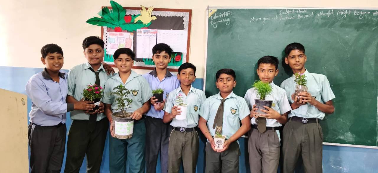 ग्रेटर नोएडा - ग्रेटर हाईट्स पब्लिक स्कूल '' पृथ्वी दिवस '' मनाया गया -