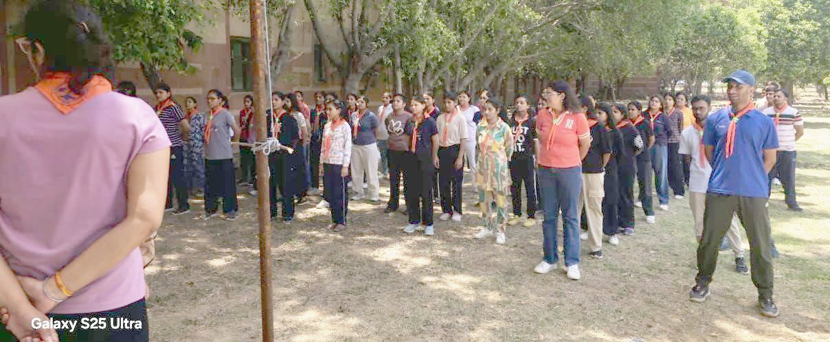 ग्रेटर नोएडा  :- गौतम बुद्ध विश्वविद्यालय में संचालित तीन दिवसीय स्काउट गाइड कैंप I