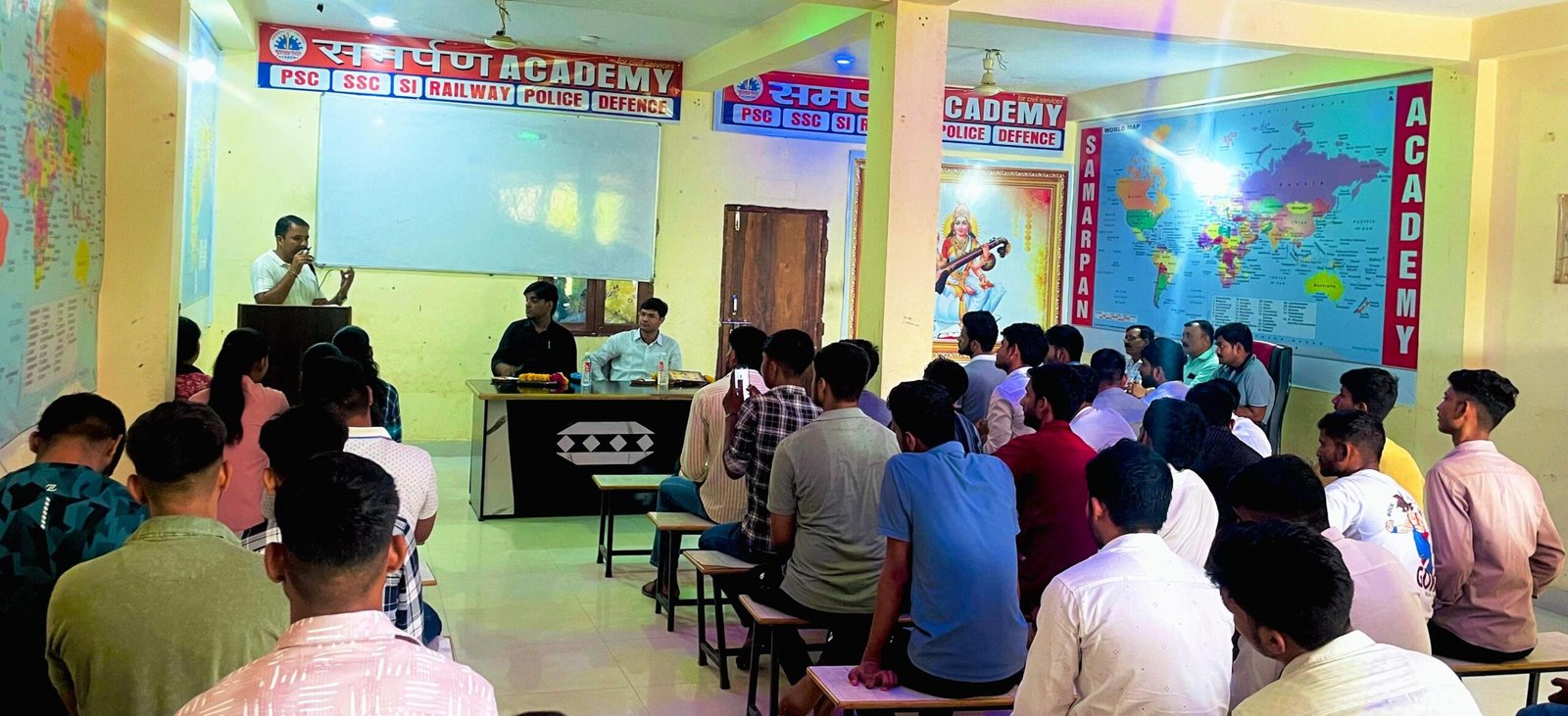 ग्वालियर- समर्पण एकेडमी ग्वालियर में युवाओं के उज्ज्वल भविष्य के लिए एक महत्वपूर्ण सेमिनार का आयोजन I
