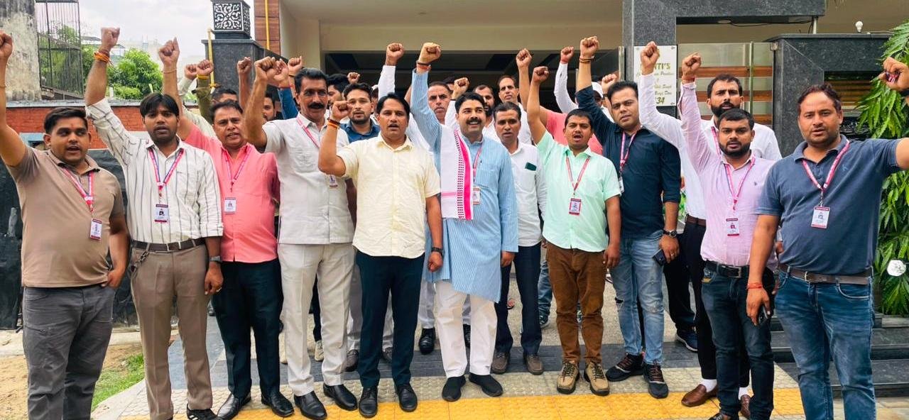 ग्रेटर नोएडा :-किसानों को दवाई व पढ़ाई में नहीं मिली छूट तो करप्शन फ्री इंडिया संगठन करेगा आंदोलन I