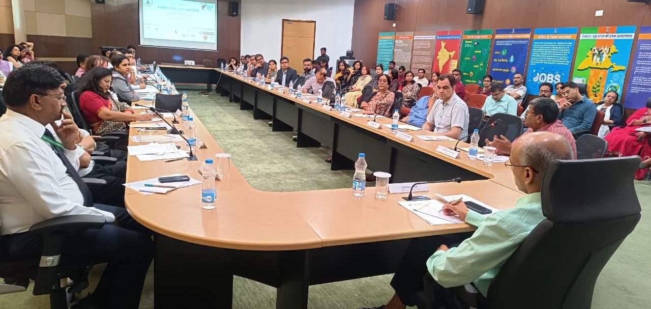 ब्रेनस्टॉर्मिंग सत्र: नवाचार और कौशल अंतर को पाटना,गौतम बुद्ध यूनिवर्सिटी ने इस सत्र का आयोजन 20 कंपनियों/संस्थानों के साथ