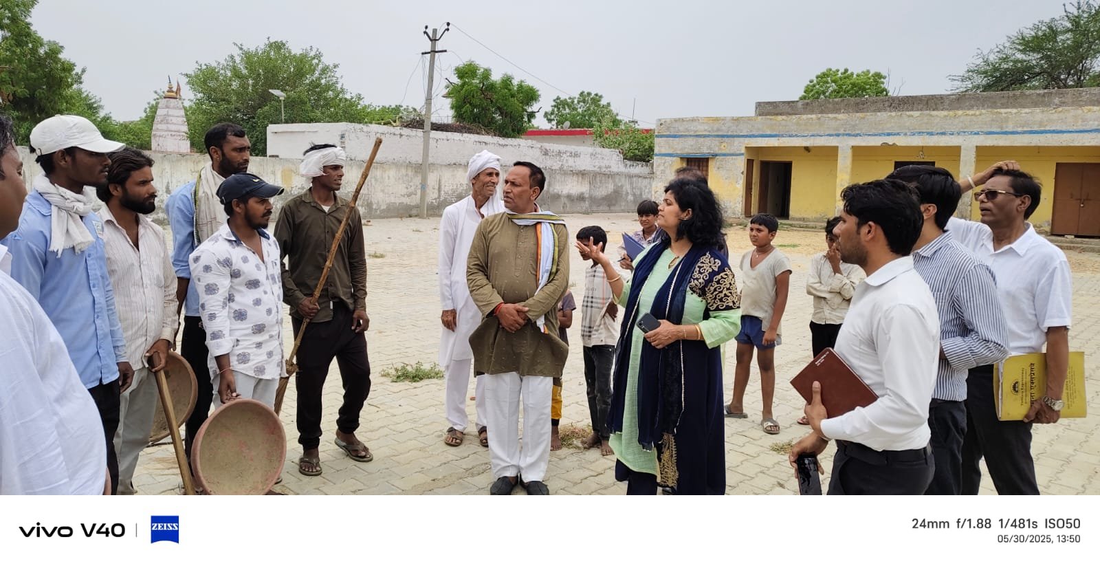 दनकौर-विकास कार्यों का जायजा लेने डूंगरपुर रीलका गांव में पहुंची यमुना प्राधिकरण की ओएसडी  रेशमा सिंह I