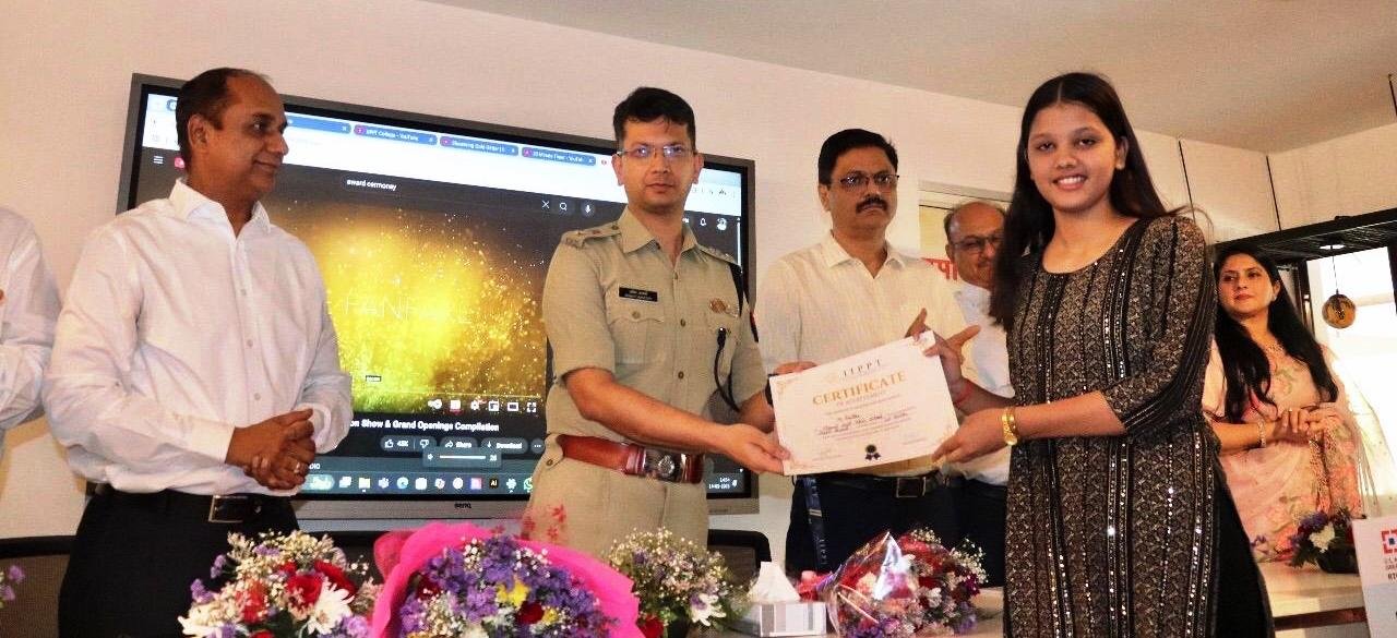 ग्रेटर नोएडा। आई आई पी पी टी कालेज ने “शिक्षक सम्मान समारोह” का किया भव्य आयोजन।
