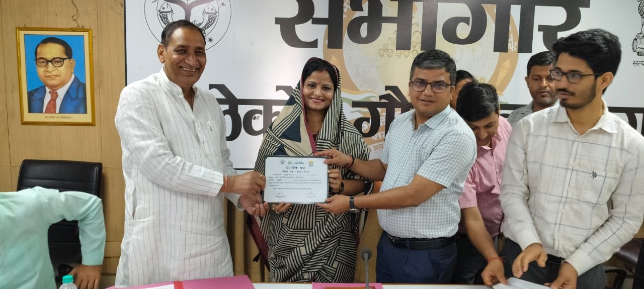 गौतम बुद्ध नगर-माननीय मुख्यमंत्री उत्तर प्रदेश योगी आदित्यनाथ ने निपुण प्लस, डीबीटी योजना, स्मार्ट क्लास सहित शैक्षिक योजनाओं का किया शुभारंभ/लोकार्पण