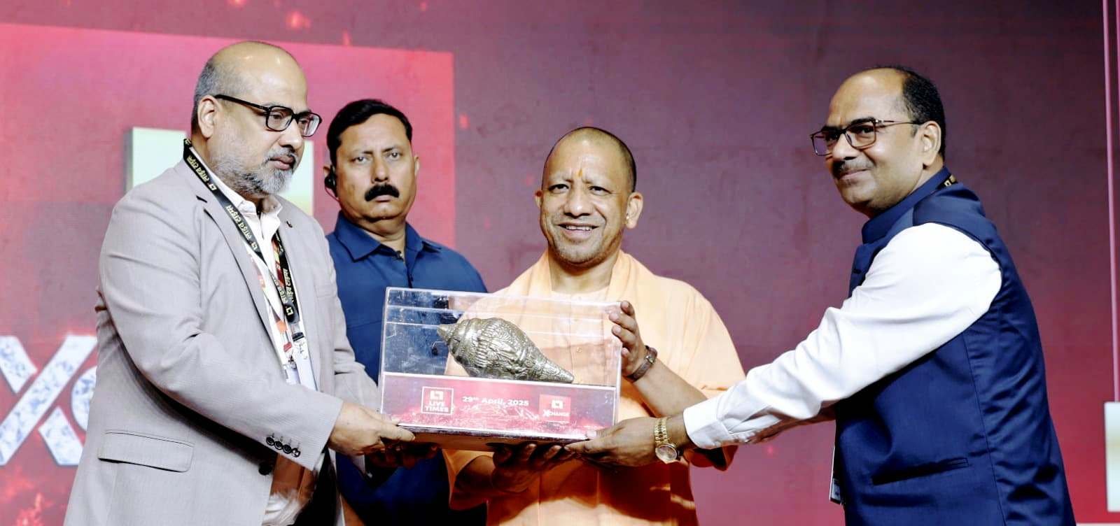 उत्तर प्रदेश:- Live Times XChange में मुख्यमंत्री योगी आदित्यनाथ का संकल्प: 2029 तक उत्तर प्रदेश बनेगा 1 ट्रिलियन डॉलर की अर्थव्यवस्था