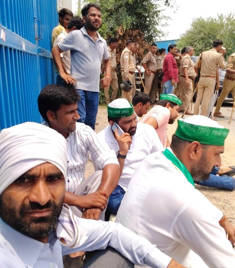 दादरी- आमका व रूपवास गांव में पहुँचा बिल्डोजर। प्रशासन से तीखी नोकझोंक,प्राधिकरण को वहां से वापस लौटाया I