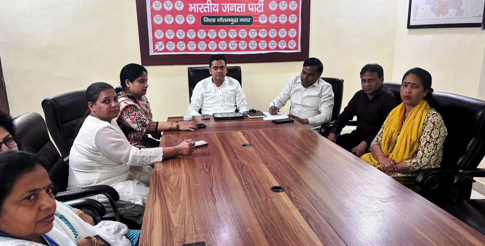 भारतीय जनता पार्टी के जिला कार्यालय पर 29 जून व ३० जून के कार्यक्रमों की तेयारी को लेकर समीक्षा बैठक