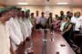 नोएडा- 20 साल के संघर्ष के बाद किसान ने प्राधिकरण से जीत की हासिल,2 साल से बैठे हुए थे धरने पर, 10 परसेंट प्लॉट की कर रहे थे मांग,प्राधिकरण के आश्वासन पर धरना स्थगित