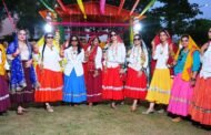 ग्रेटर नोएडा- दिल्ली पुलिस सोसाइटी के सेंट्रल पार्क में हरियाली तीज पर पारंपरिक पोशाक रंगारंग कार्यक्रम I