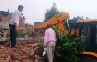 ग्रेटर नोएडा -हैबतपुर के डूब क्षेत्र में चला ग्रेनो प्राधिकरण का बुल्डोजर