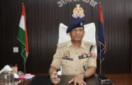जनपद- हाथरस । पुलिस अधीक्षक हाथरस द्वारा रिजर्व पुलिस लाइन हाथरस में शुक्रवार परेड का निरीक्षण कर ली सलामी तथा परेड में सम्मिलित पुलिस कर्मियों/रिक्रूट आरक्षियों का टर्नआउट चेक कर दिए गए आवश्यक दिशा निर्देश ।
