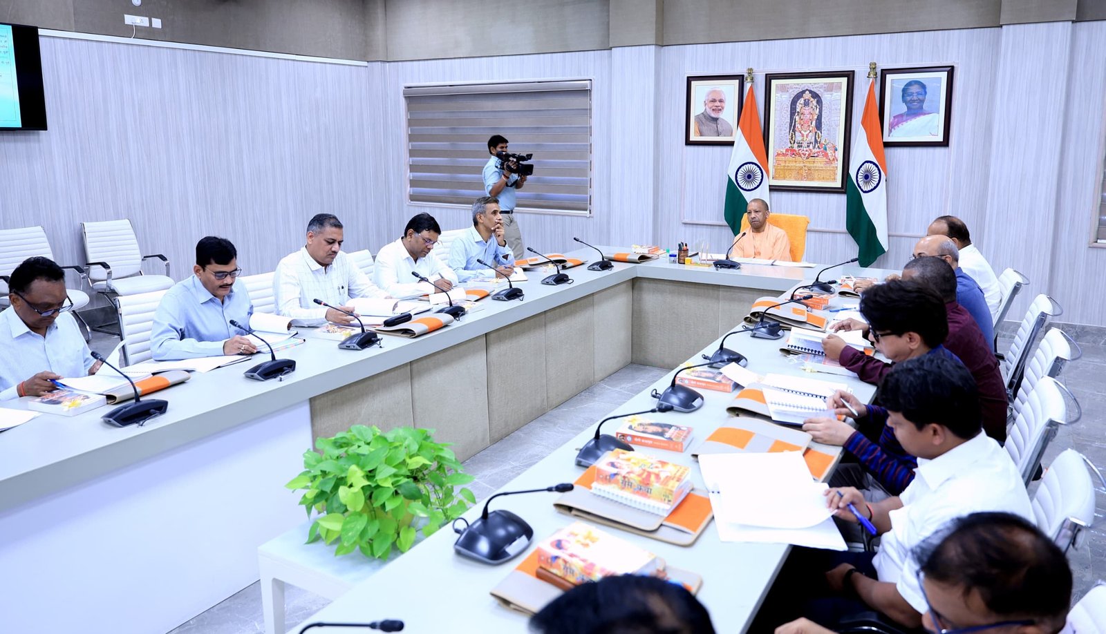 लखनऊ-फूल किसानों को योगी सरकार की बड़ी सौगात: मंडी शुल्क से पूरी तरह मुक्ति I