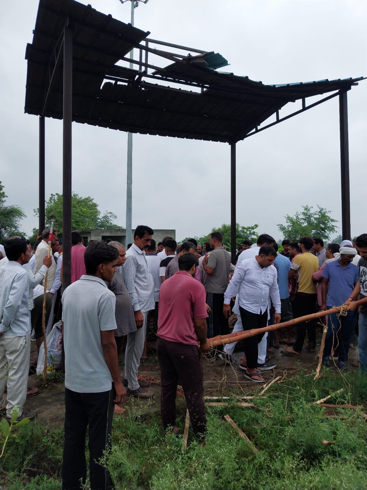 ग्रेटर नोएडा- इमलिया गांव के लोग शमशान घाट, मुख्य रास्तों से कोसों दूर। चौधरी प्रवीण भारतीय I