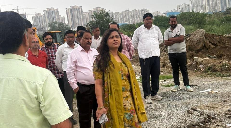 ग्रेटर नोएडा- इधर-उधर कूड़ा फेंकने वालों पर होगी कड़ी कार्रवाई I