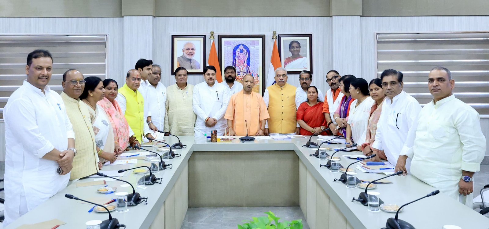 लखनऊ- परियोजनाएं सिर्फ सरकारी खर्च नहीं, जनता के विश्वास की पूंजी हैं: मुख्यमंत्री योगी