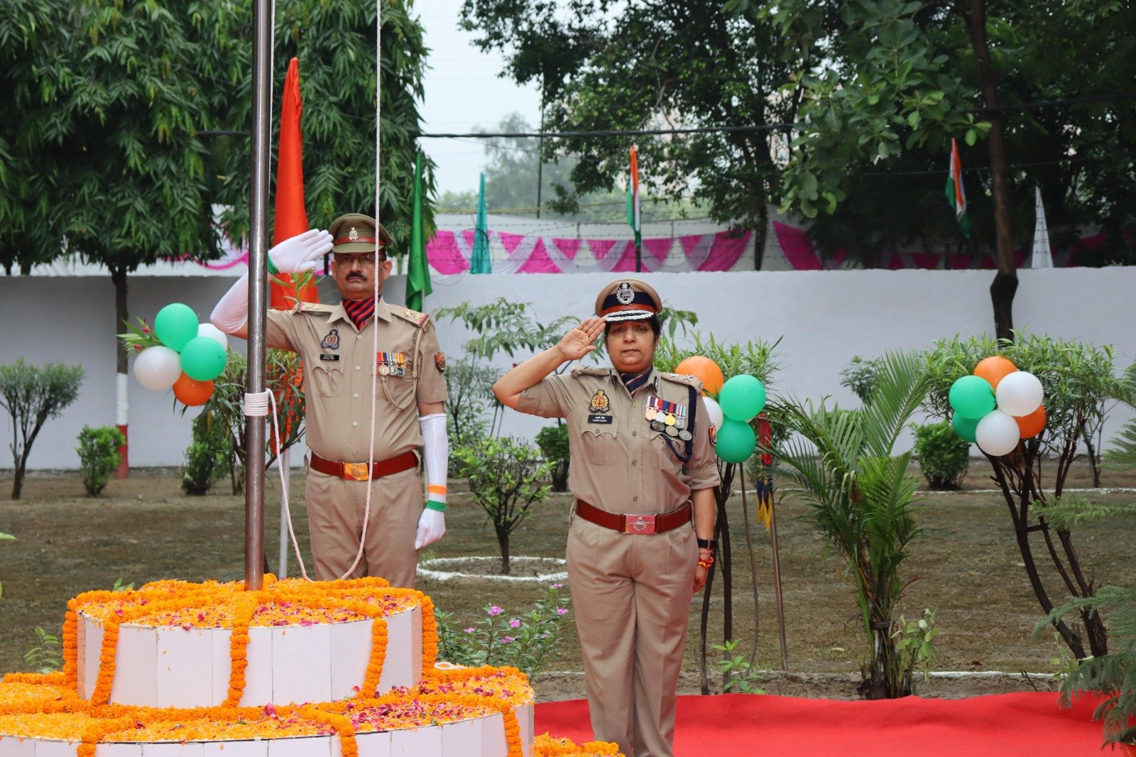 गौतमबुद्धनगर- 79वें स्वतंत्रता दिवस के पावन अवसर पर पुलिस कमिश्नर गौतमबुद्धनगर श्रीमती लक्ष्मी सिंह द्वारा रिज़र्व पुलिस लाइन्स, गौतमबुद्धनगर में किया ध्वजारोहण
