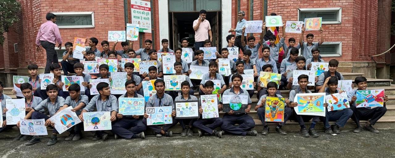 ग्रेटर नोएडा। बालक इंटर कालेज में चित्रकला प्रतियोगिता का आयोजन I