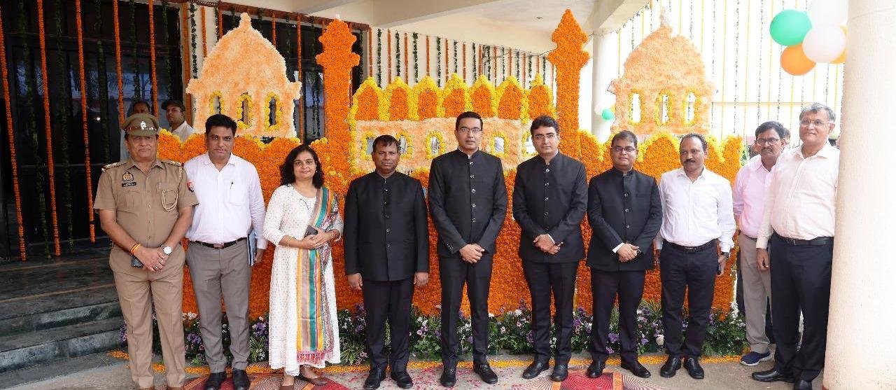 नौएडा- 'नौएडा प्राधिकरण द्वारा 79वें स्वतंत्रता दिवस पर भव्य समारोह का आयोजन' I