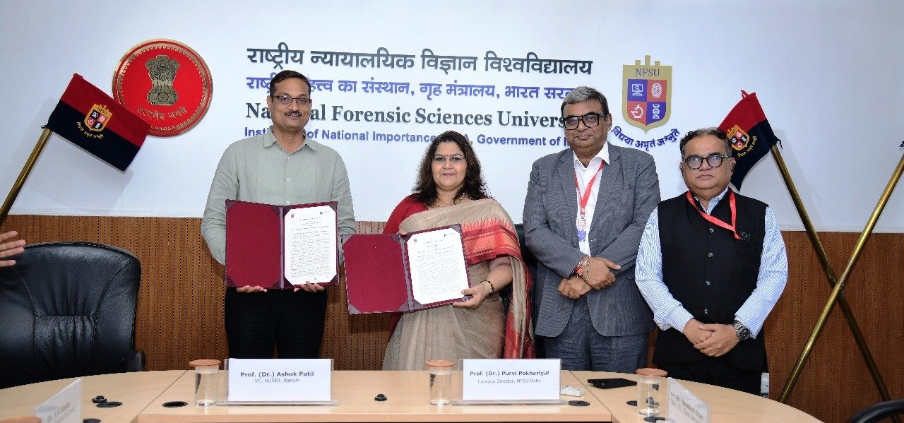शारदा विश्वविद्यालय के स्कूल ऑफ लॉ और नेशनल फॉरेंसिक साइंसेज यूनिवर्सिटी के बीच एमओयू पर हस्ताक्षर