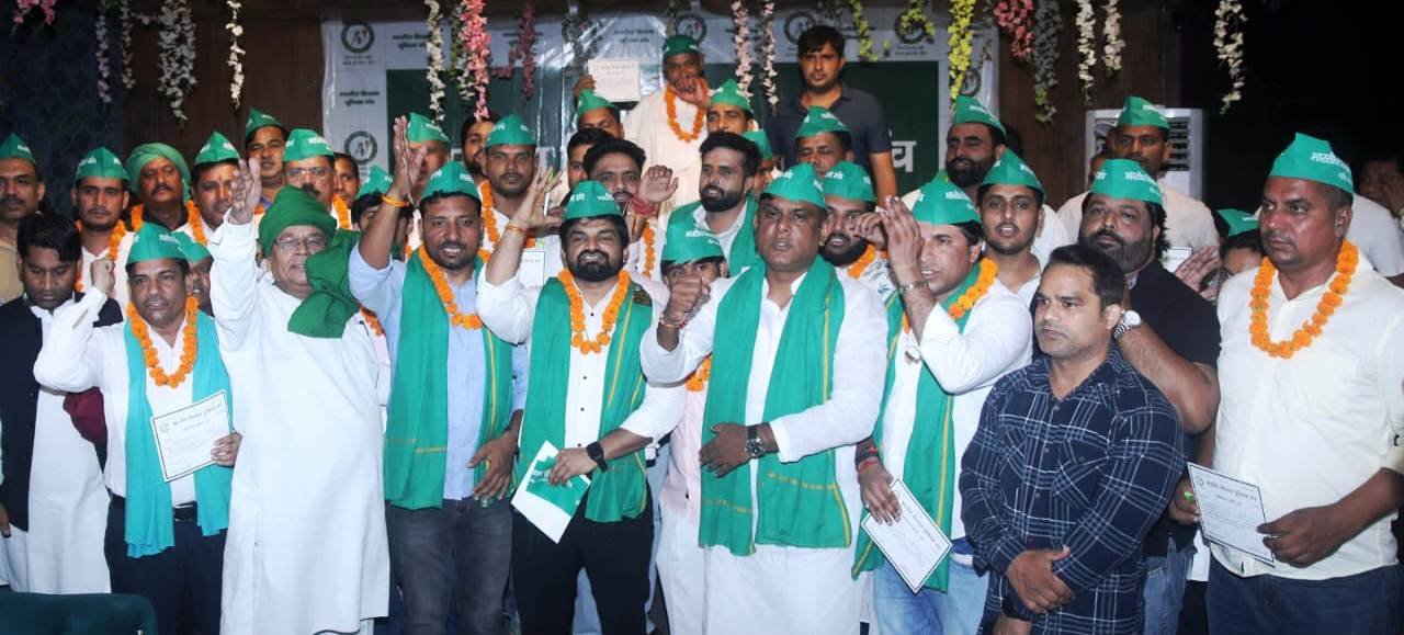 ग्रेटर नोएडा- भारतीय किसान यूनियन मंच की लोकतांत्रिक नीति से प्रभावित होकर सैकड़ो किसान हुए शामिल विमल त्यागी I