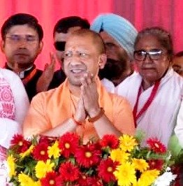 लखनऊ- सीएम योगी ने निभाया भाई का फर्ज, 8 वर्षों में 1.23 करोड़ से अधिक बहनों को दिया मुफ्त सफर का उपहार I