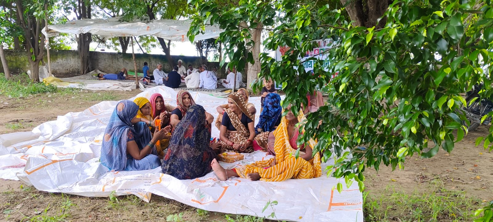 ग्रेटर नोएडा- जल संकट को लेकर चौथे दिन भी धरना जारी, जेबीएम यूनिवर्सिटी पर मनमाने जल दोहन का आरोप I GBN Express news