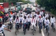 ग्रेटर नोएडा- समाजवादी पार्टी की लोकतंत्र बचाओ साइकिल यात्रा को महामाया फ्लाईओवर पर रोका I