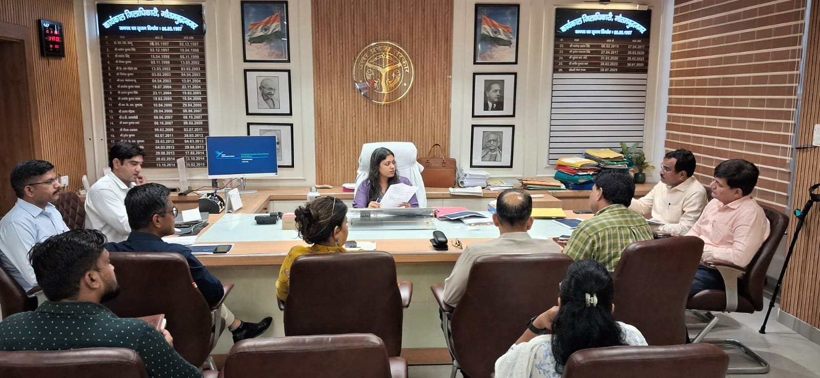 गौतमबुद्धनगर- जिलाधिकारी की अध्यक्षता में नोएडा इंटरनेशनल एयरपोर्ट की सुरक्षा, आपदा प्रबंधन एवं एयर फील्ड पर्यावरण प्रबंधन समिति की बैठक I