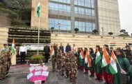 ग्रेटर नोएडा प्राधिकरण- ध्वजारोहण समारोह में छात्राओं ने पेश की ऑपरेशन सिंदूर की झांकी I